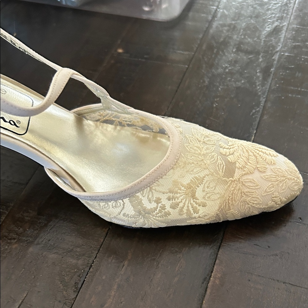 Nina Cream Lace Heels
